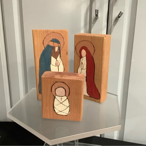 Handcrafted Wooden Nativity Set - Blue, Red, White Hand Painted 3pc - Picture 4 of 15